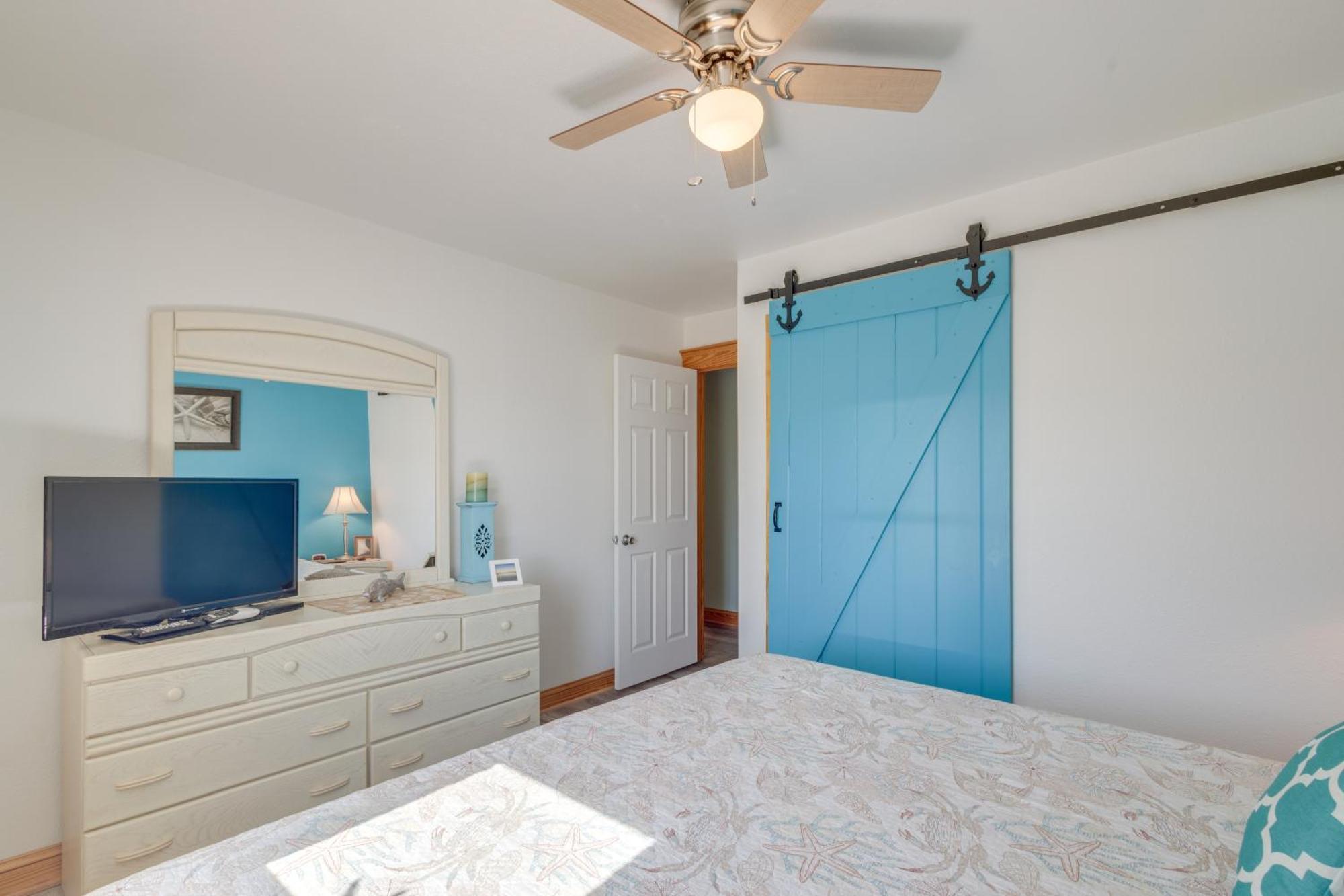 Coastal Home With Deck And Outdoor Shower Килл-Девил-Хиллз Экстерьер фото