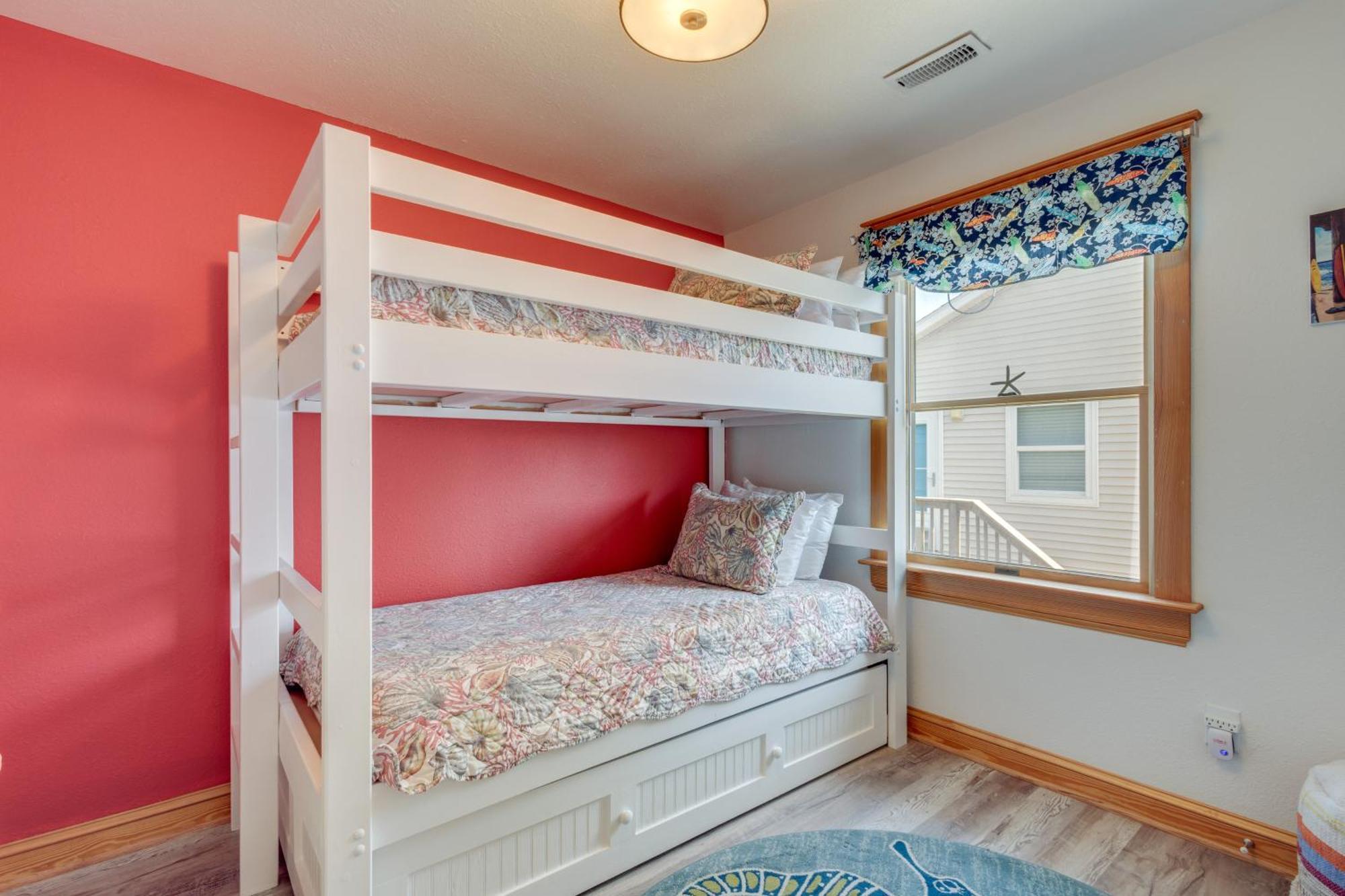 Coastal Home With Deck And Outdoor Shower Килл-Девил-Хиллз Экстерьер фото