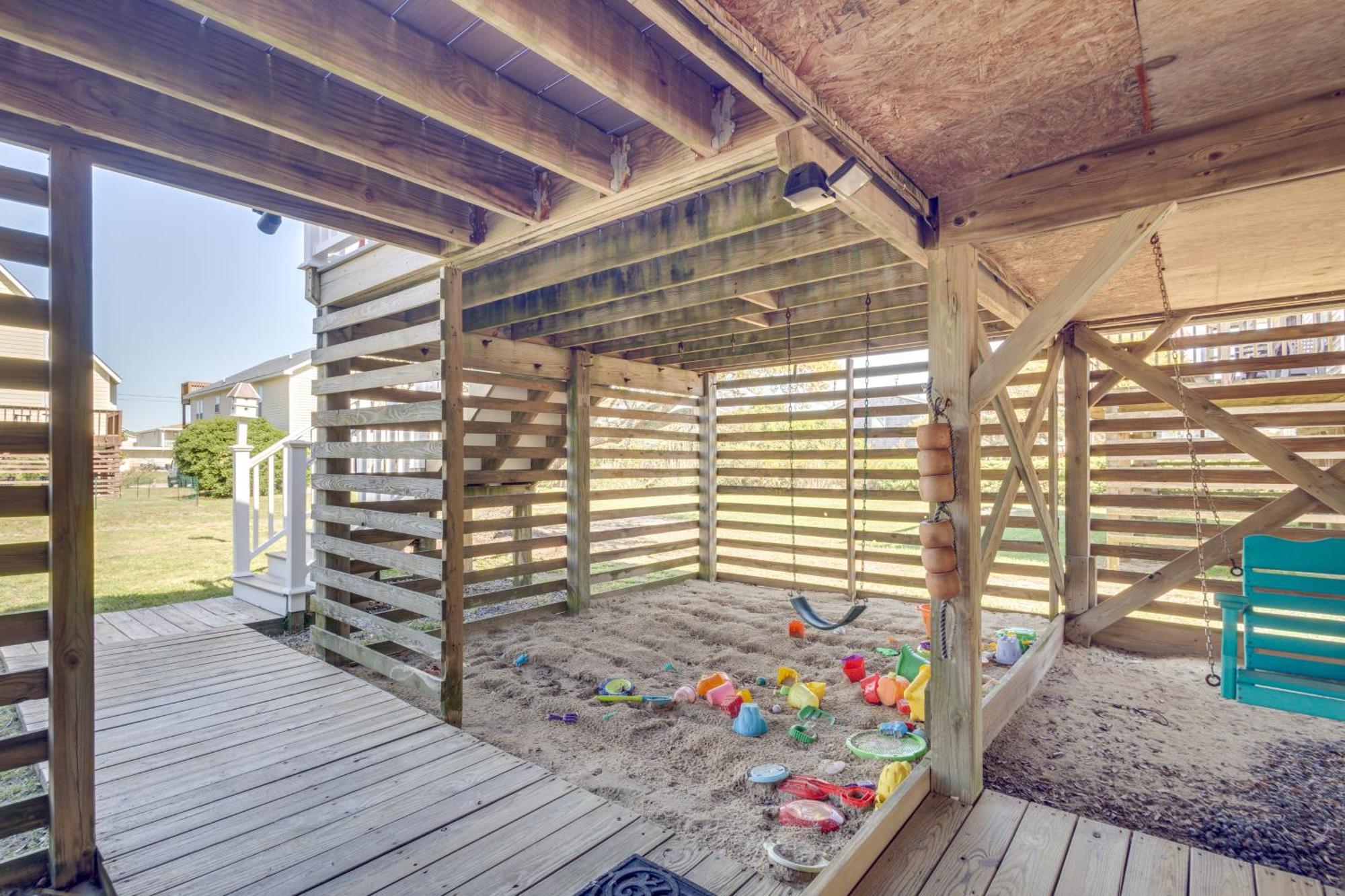 Coastal Home With Deck And Outdoor Shower Килл-Девил-Хиллз Экстерьер фото